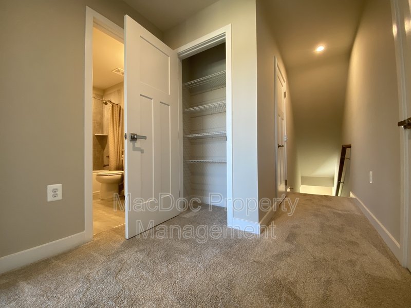 18422 Centennial Circle property image