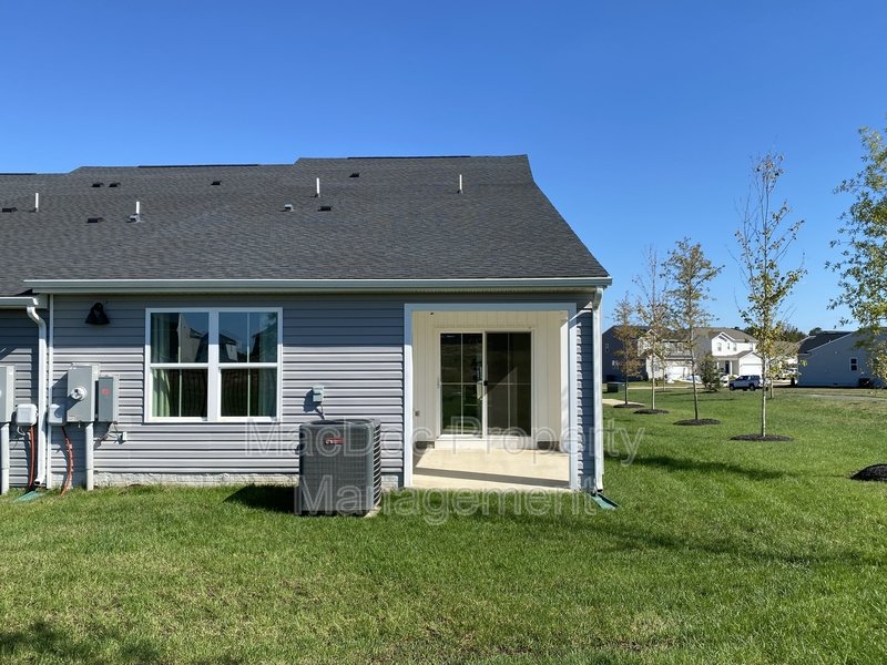 18422 Centennial Circle property image