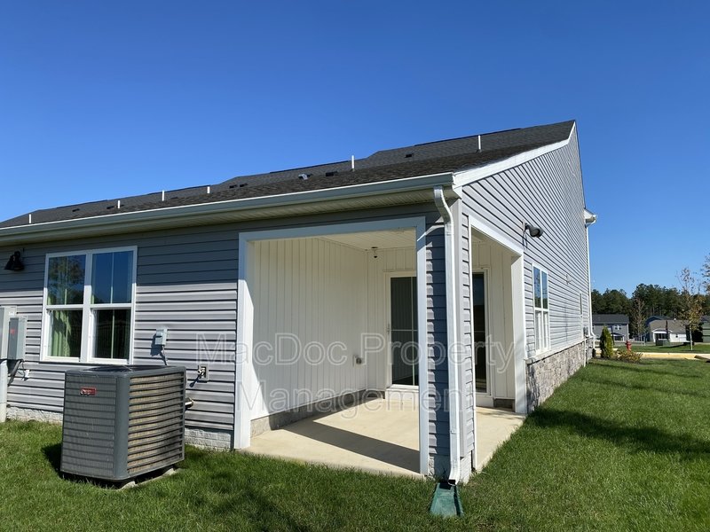 18422 Centennial Circle property image