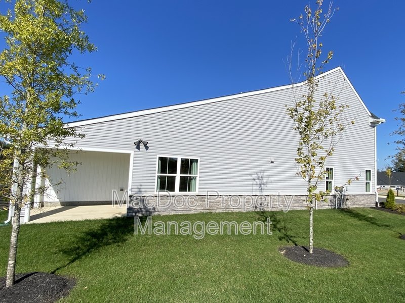 18422 Centennial Circle property image