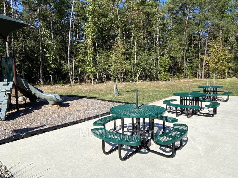 18422 Centennial Circle property image