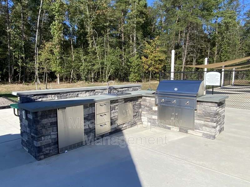 18422 Centennial Circle property image