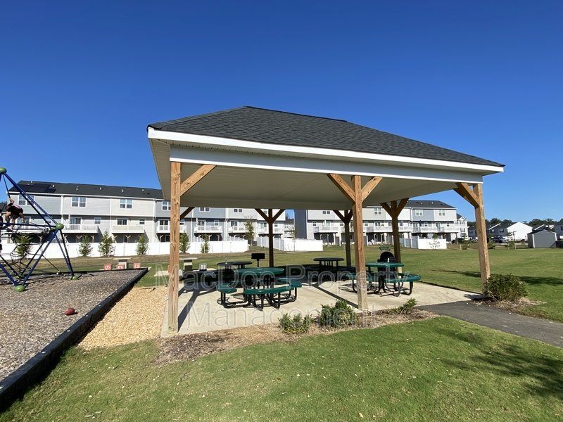 18422 Centennial Circle property image