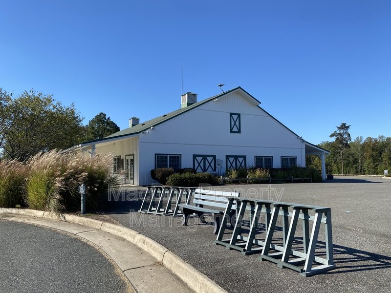 18422 Centennial Circle property image