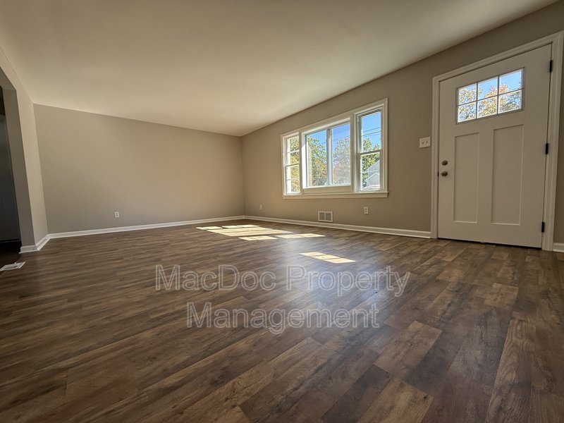 187 Brooks Drive property image