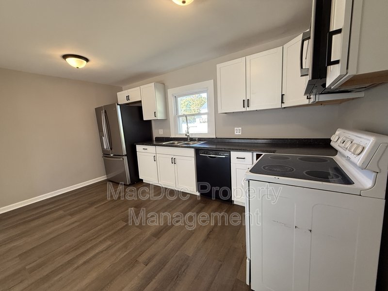 187 Brooks Drive property image