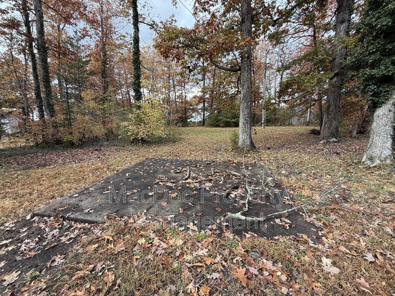 900 Lakeview Parkway property image