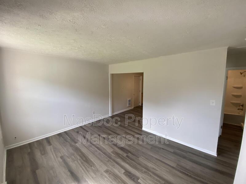 114-116 Loch Lane Drive Apt 8 property image