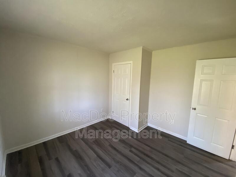 114-116 Loch Lane Drive Apt 8 property image