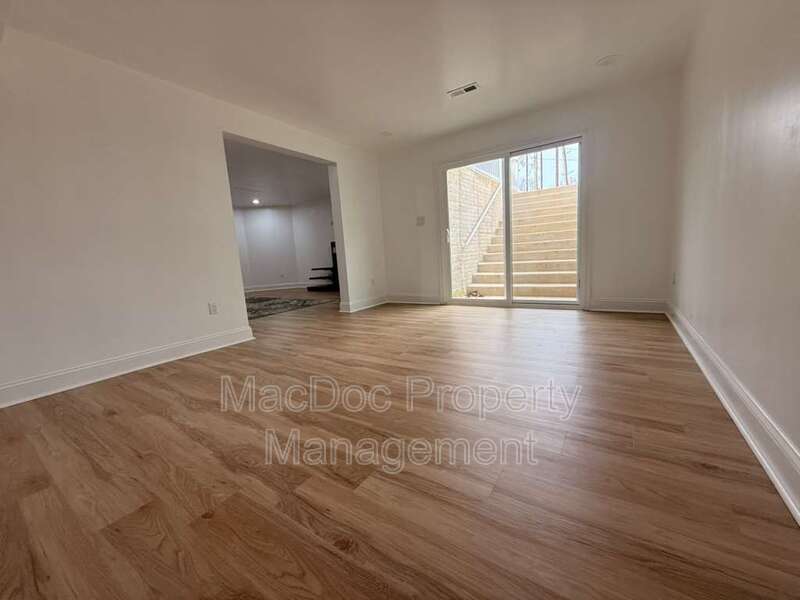 10402 Laurel Ridge Way - BASEMENT Downstairs Apt property image