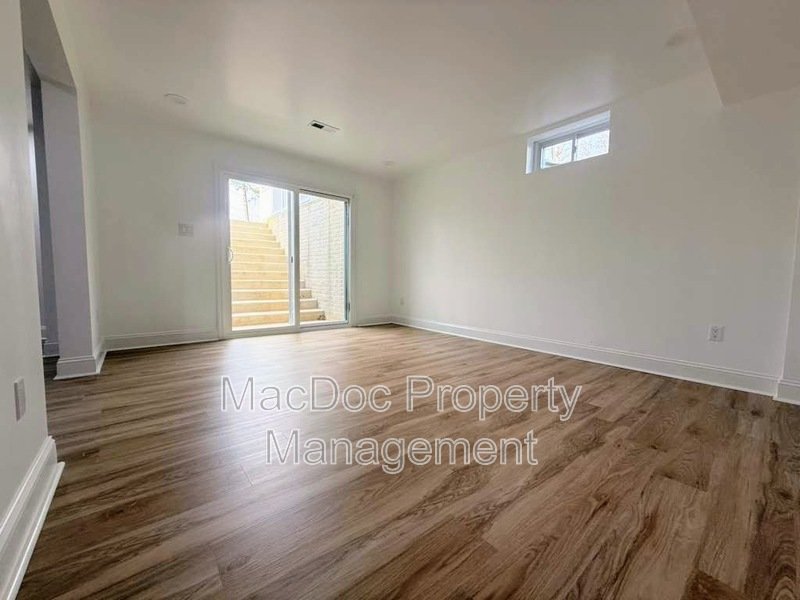 10402 Laurel Ridge Way - BASEMENT Downstairs Apt property image