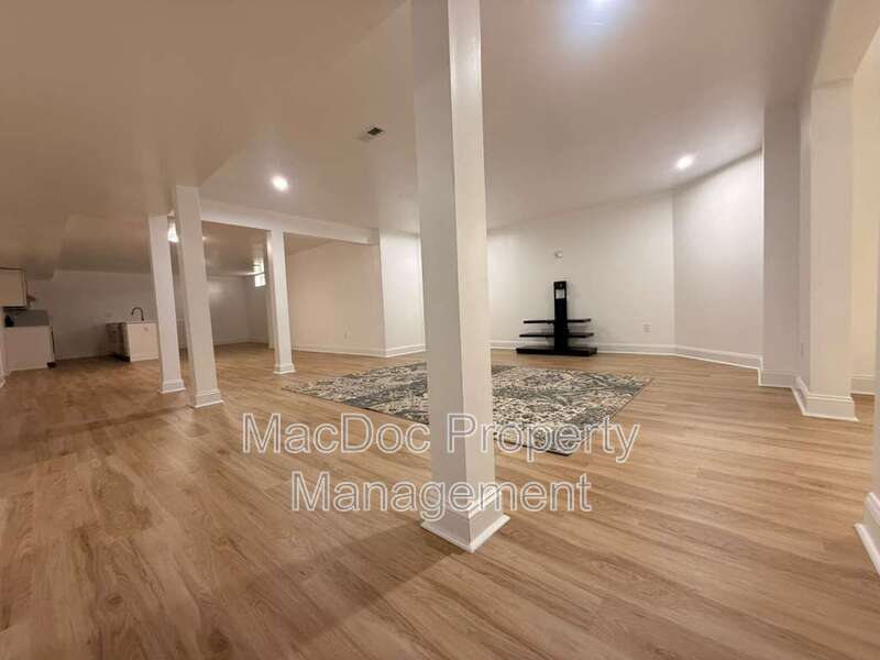 10402 Laurel Ridge Way - BASEMENT Downstairs Apt property image