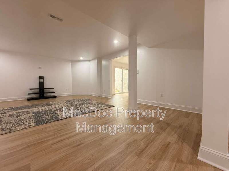 10402 Laurel Ridge Way - BASEMENT Downstairs Apt property image