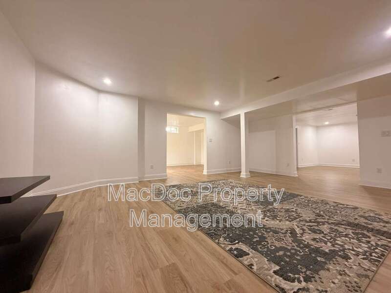 10402 Laurel Ridge Way - BASEMENT Downstairs Apt property image