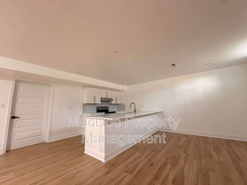 10402 Laurel Ridge Way - BASEMENT Downstairs Apt property image