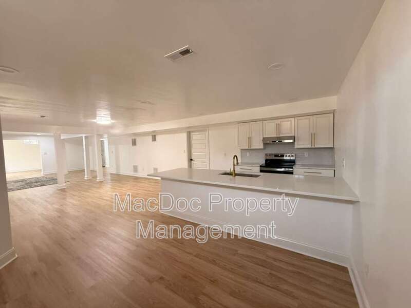 10402 Laurel Ridge Way - BASEMENT Downstairs Apt property image