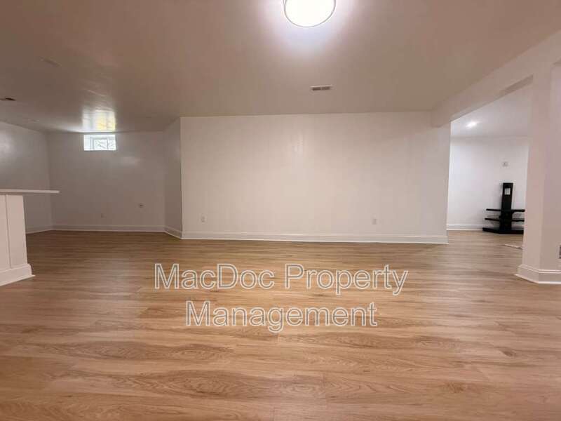 10402 Laurel Ridge Way - BASEMENT Downstairs Apt property image