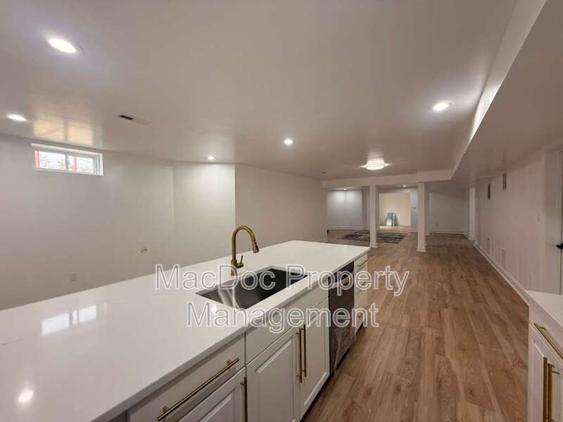 10402 Laurel Ridge Way - BASEMENT Downstairs Apt property image