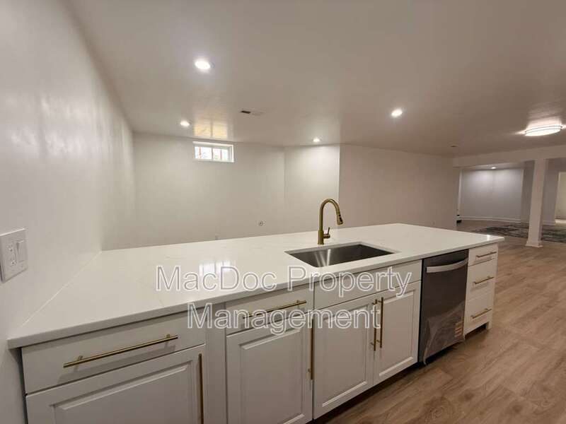 10402 Laurel Ridge Way - BASEMENT Downstairs Apt property image