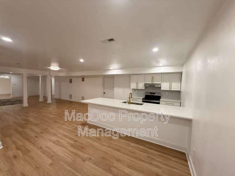 10402 Laurel Ridge Way - BASEMENT Downstairs Apt property image