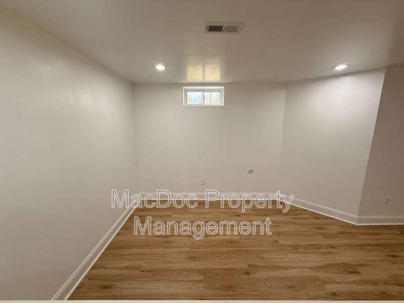 10402 Laurel Ridge Way - BASEMENT Downstairs Apt property image