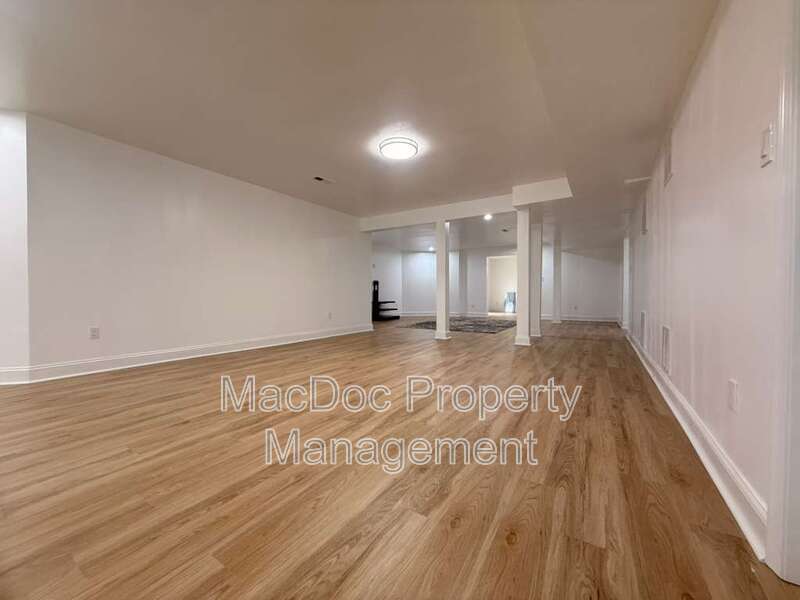 10402 Laurel Ridge Way - BASEMENT Downstairs Apt property image