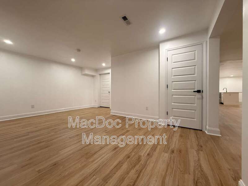 10402 Laurel Ridge Way - BASEMENT Downstairs Apt property image