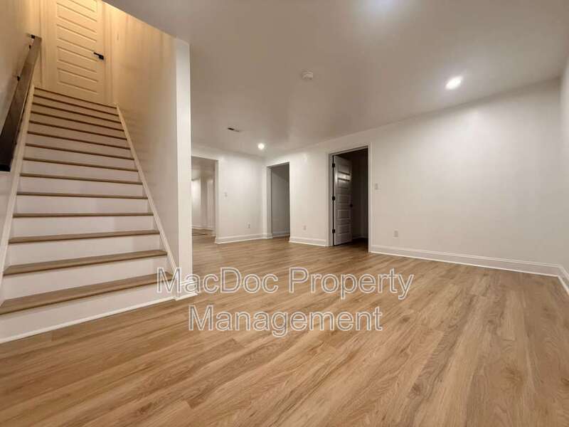 10402 Laurel Ridge Way - BASEMENT Downstairs Apt property image