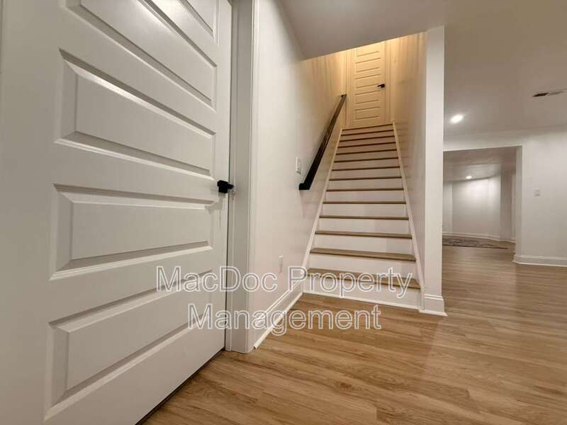 10402 Laurel Ridge Way - BASEMENT Downstairs Apt property image
