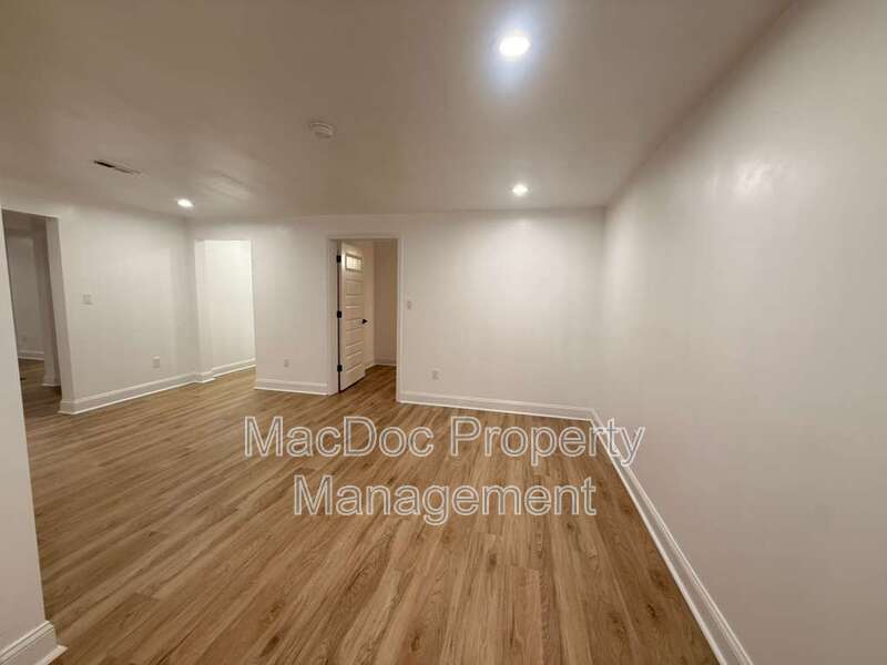10402 Laurel Ridge Way - BASEMENT Downstairs Apt property image