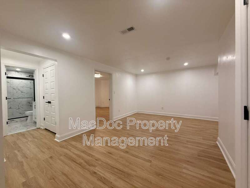 10402 Laurel Ridge Way - BASEMENT Downstairs Apt property image