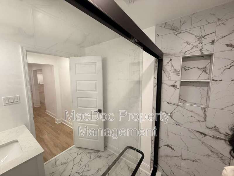 10402 Laurel Ridge Way - BASEMENT Downstairs Apt property image