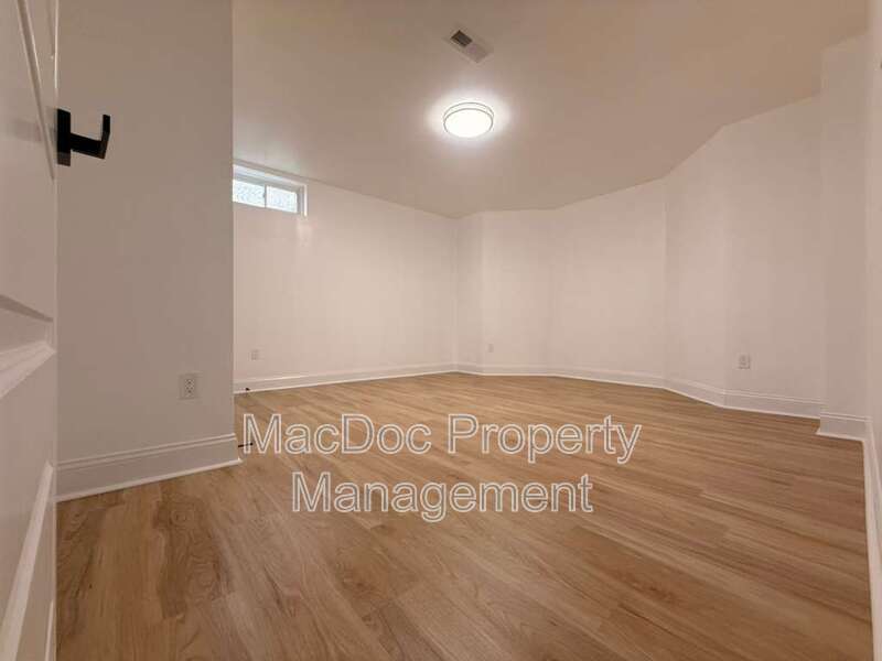 10402 Laurel Ridge Way - BASEMENT Downstairs Apt property image