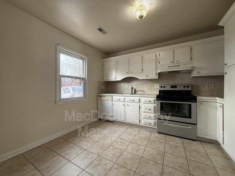 405 Olde Greenwich Circle property image