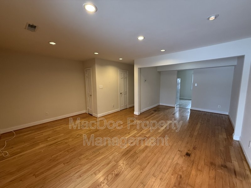 405 Olde Greenwich Circle property image