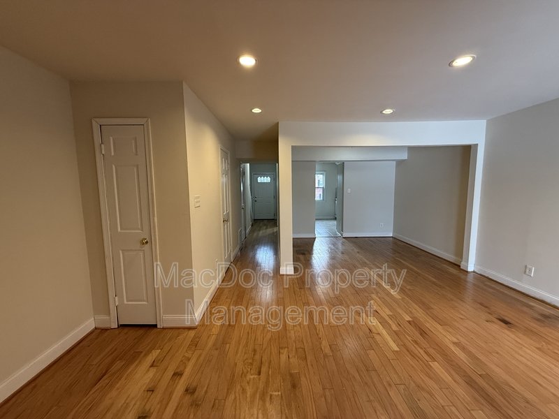 405 Olde Greenwich Circle property image