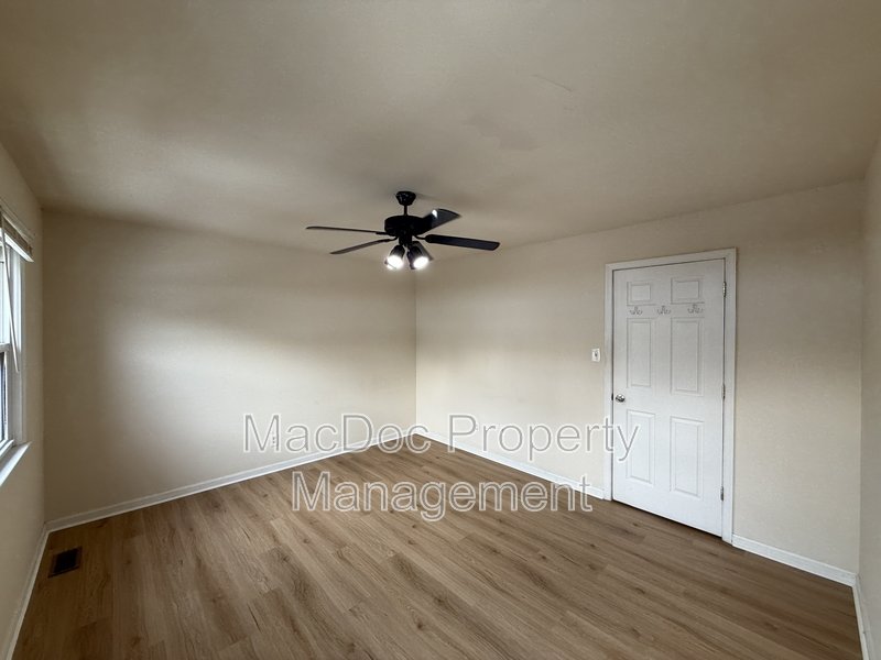 405 Olde Greenwich Circle property image