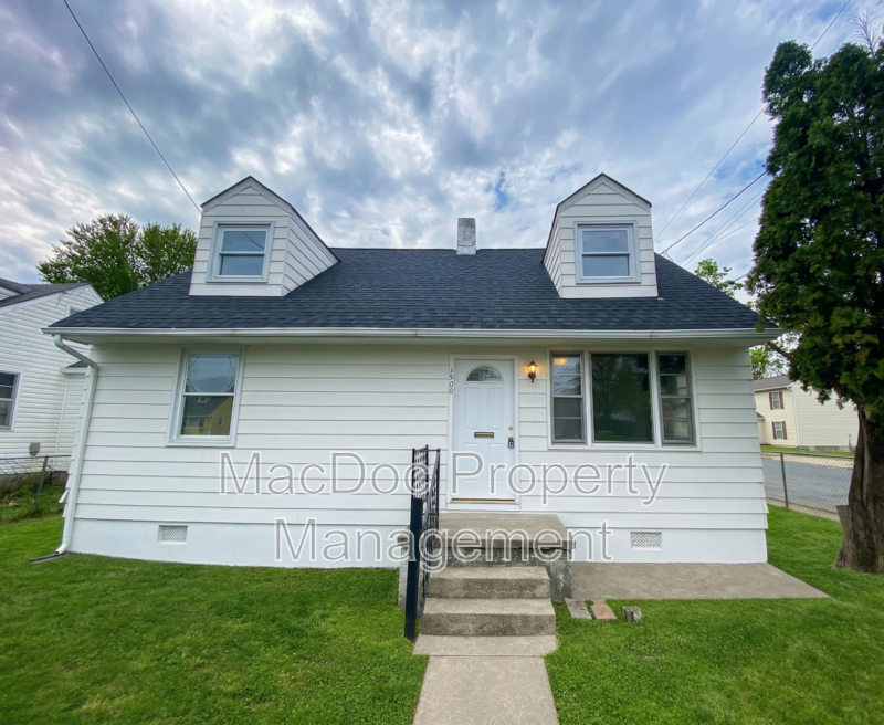 1500 Airport Avenue property image