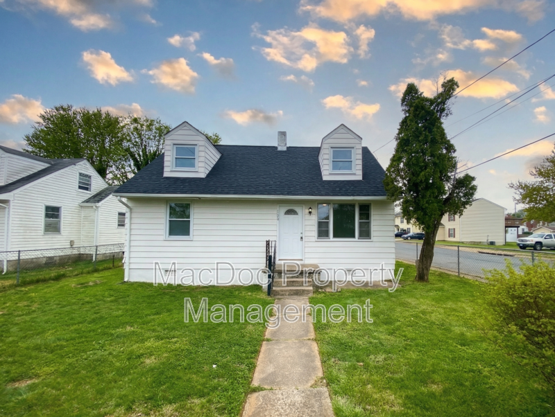 1500 Airport Avenue property image