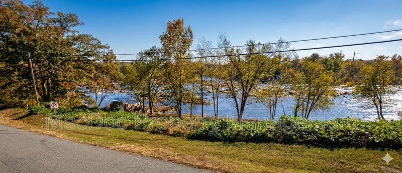 428 Ingleside Drive property image