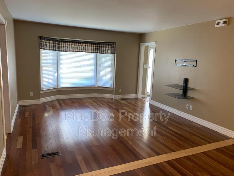 11720 Eisenhower Lane property image