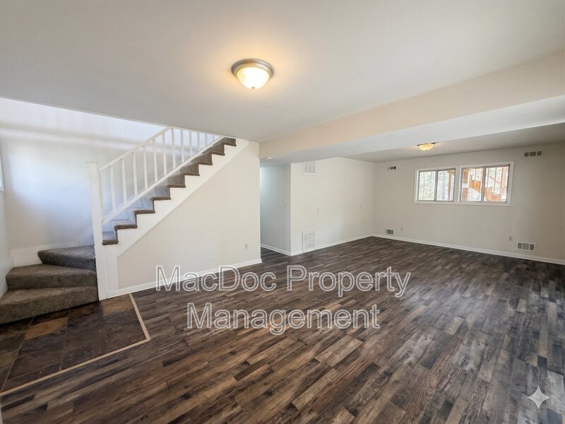 3621 Lakeview Parkway property image