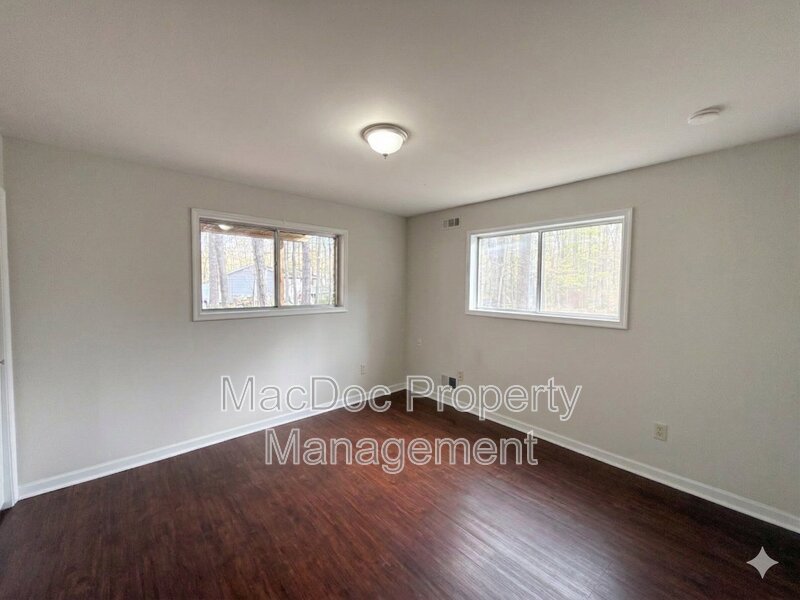 3621 Lakeview Parkway property image