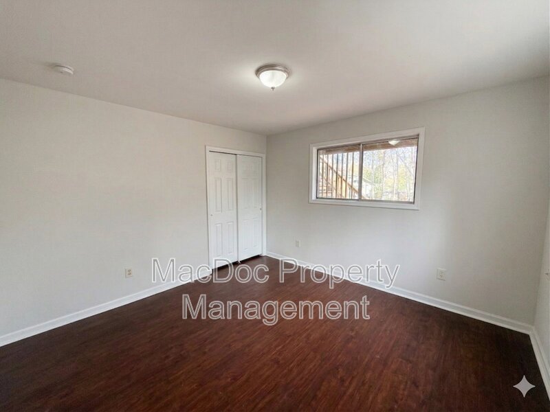 3621 Lakeview Parkway property image