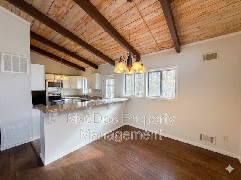 3621 Lakeview Parkway property image