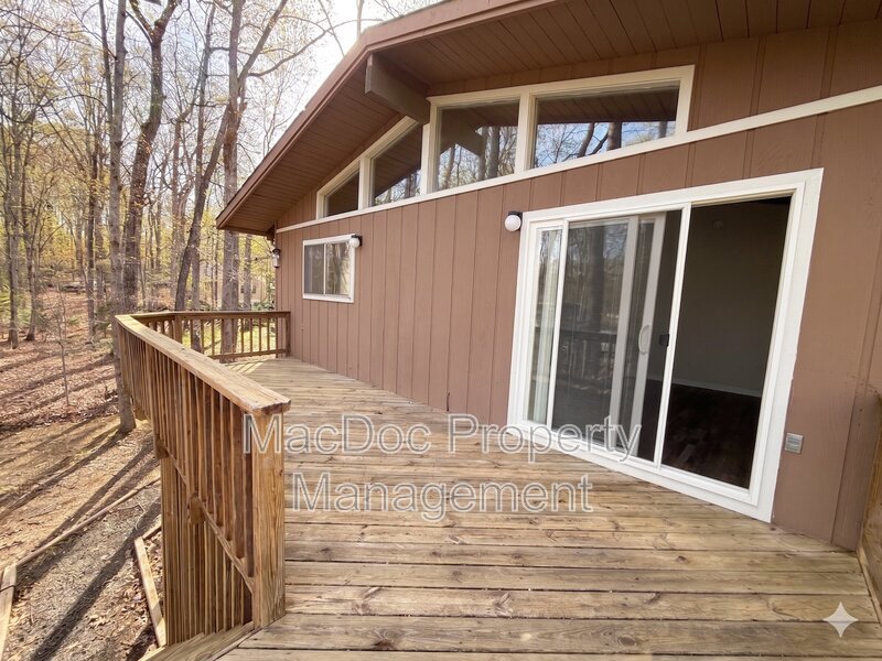 3621 Lakeview Parkway property image