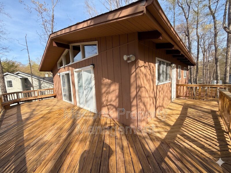 3621 Lakeview Parkway property image