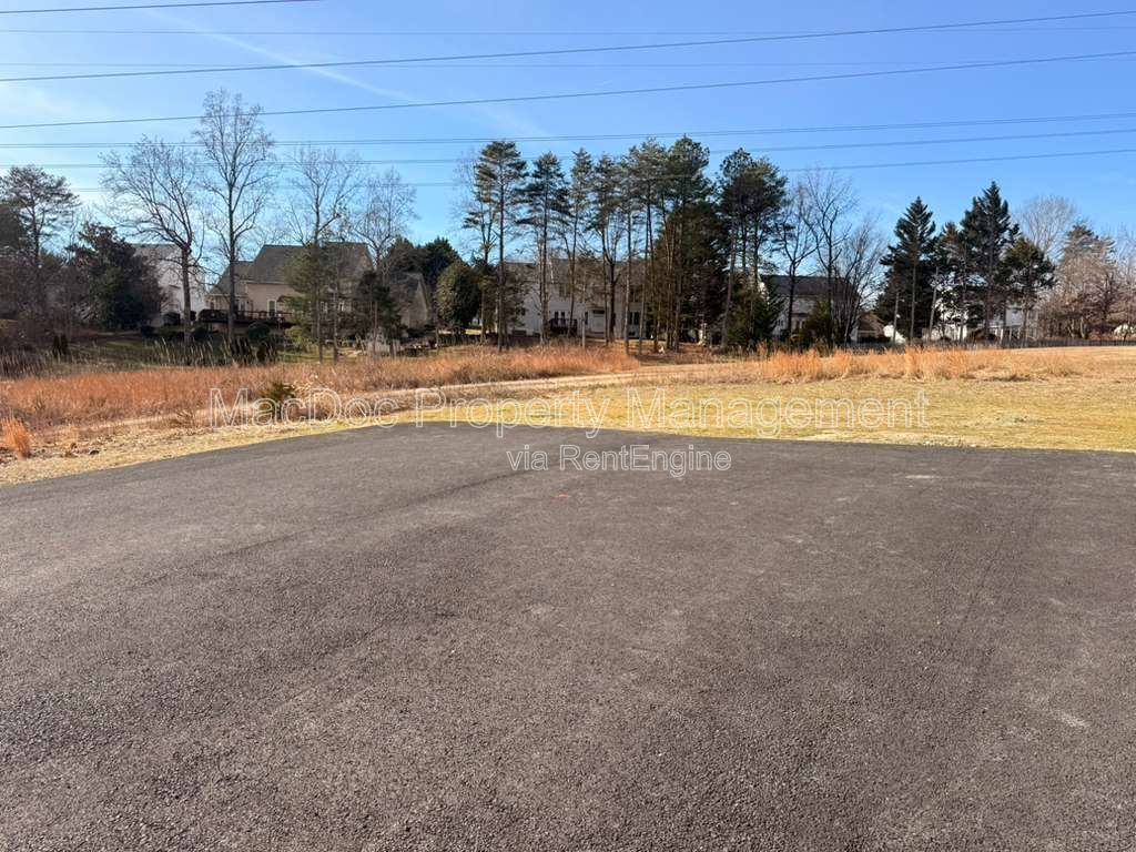 10402 Laurel Ridge Way - BASEMENT Downstairs Apt Fredericksburg, VA 22408 property image