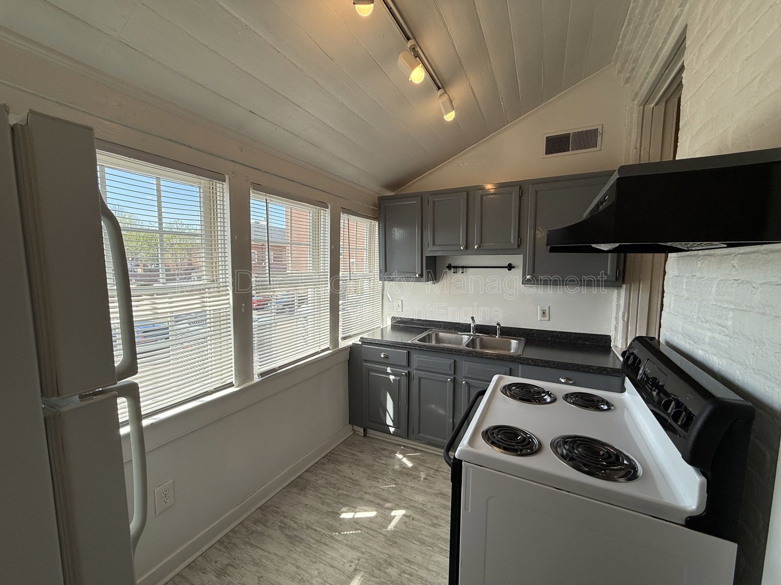 604 Caroline Street - Apt 2 Fredericksburg, VA 22401 property image