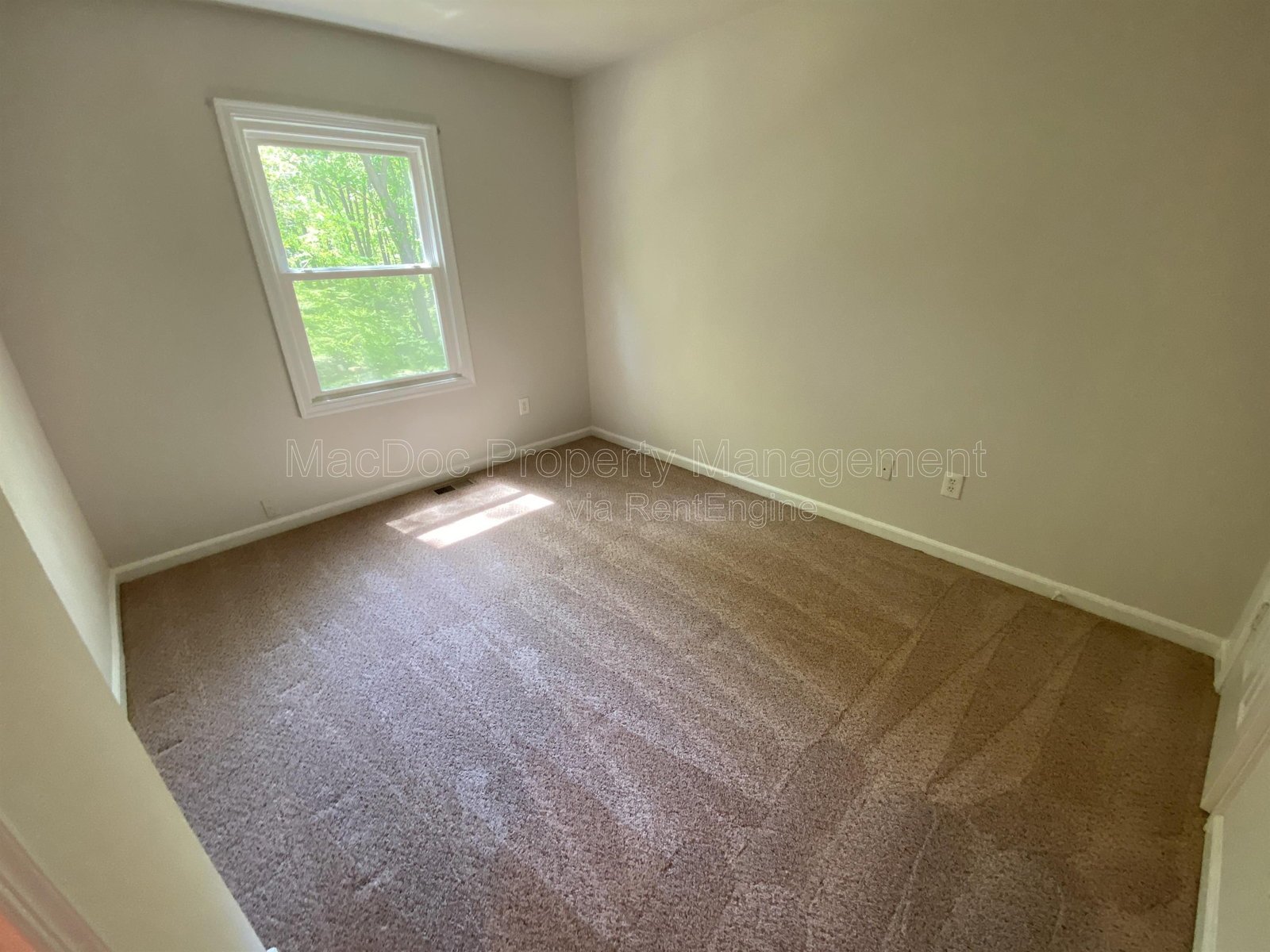 6022 Battlefield Green Drive Fredericksburg, VA 22407 property image